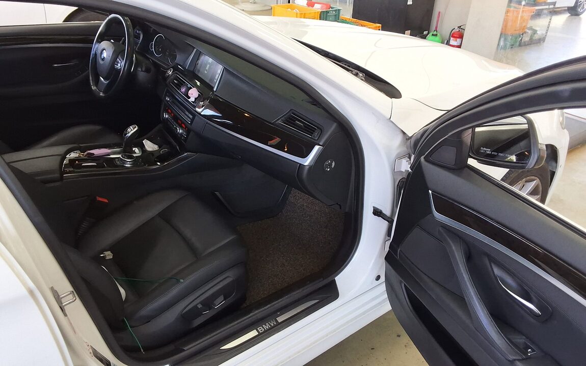 BMW 5 SERIES (6TH GEN) 528i xDRIVE 2014 - zdjęcie 14