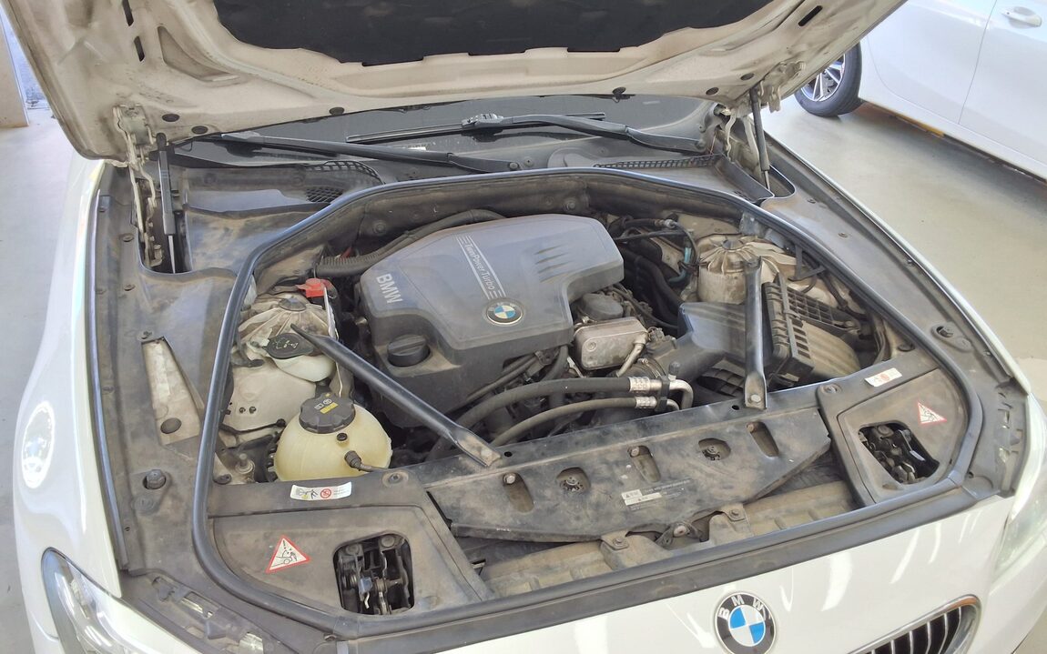 BMW 5 SERIES (6TH GEN) 528i xDRIVE 2014 - zdjęcie 22