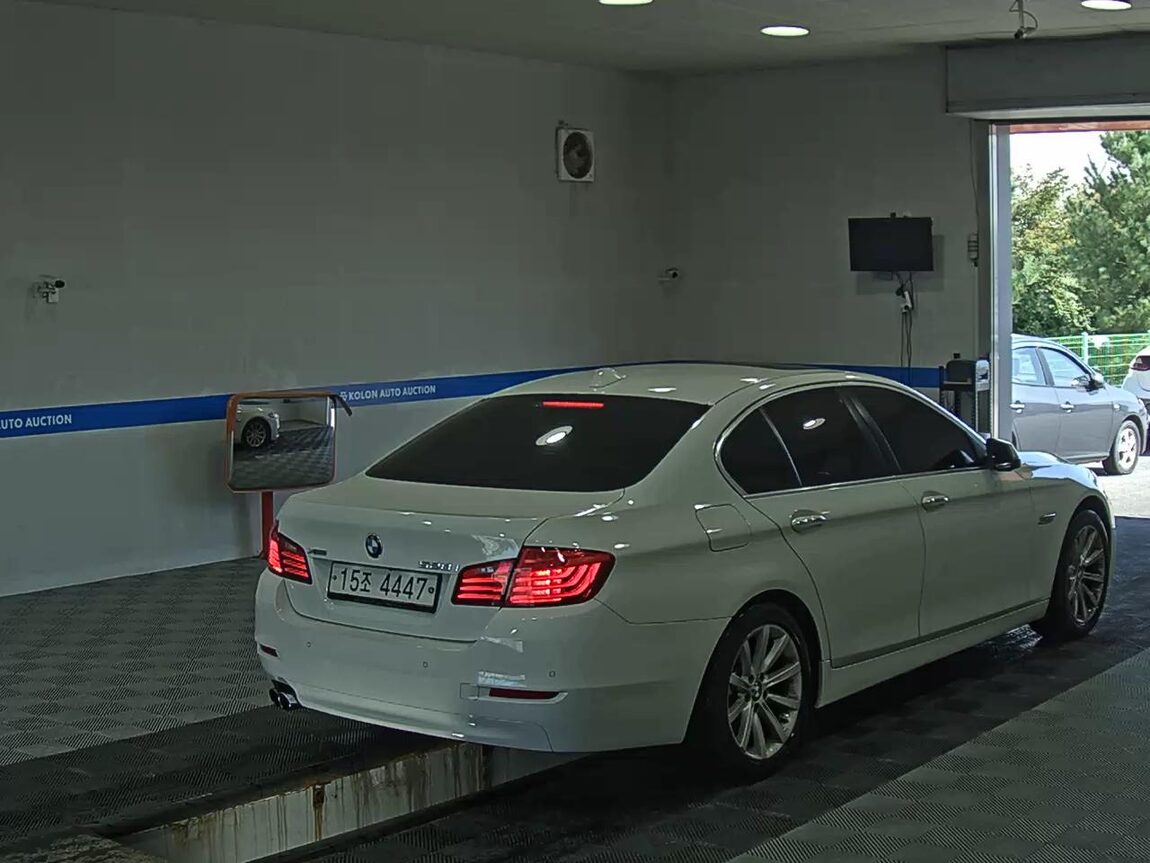 BMW 5 SERIES (6TH GEN) 528i xDRIVE 2014 - zdjęcie 5