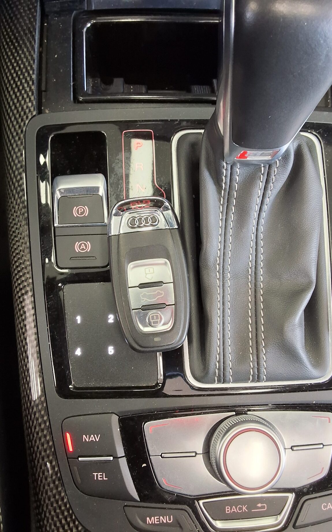 AUDI S6 (4TH GEN) 4.0 TFSI QUATTRO SPORT 2016 - zdjęcie 19