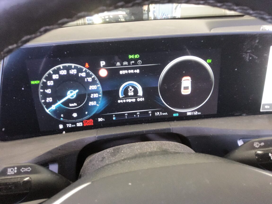 KIA K8 HYBRID HEV SIGNATURE 2023 - zdjęcie 9