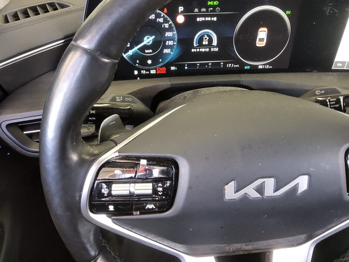 KIA K8 HYBRID HEV SIGNATURE 2023 - zdjęcie 17