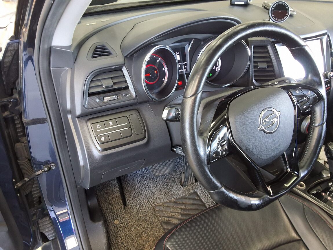 KG MOBILITY (SSANGYONG) TIVOLI AIR DIESEL 2WD IX 2017 - zdjęcie 19