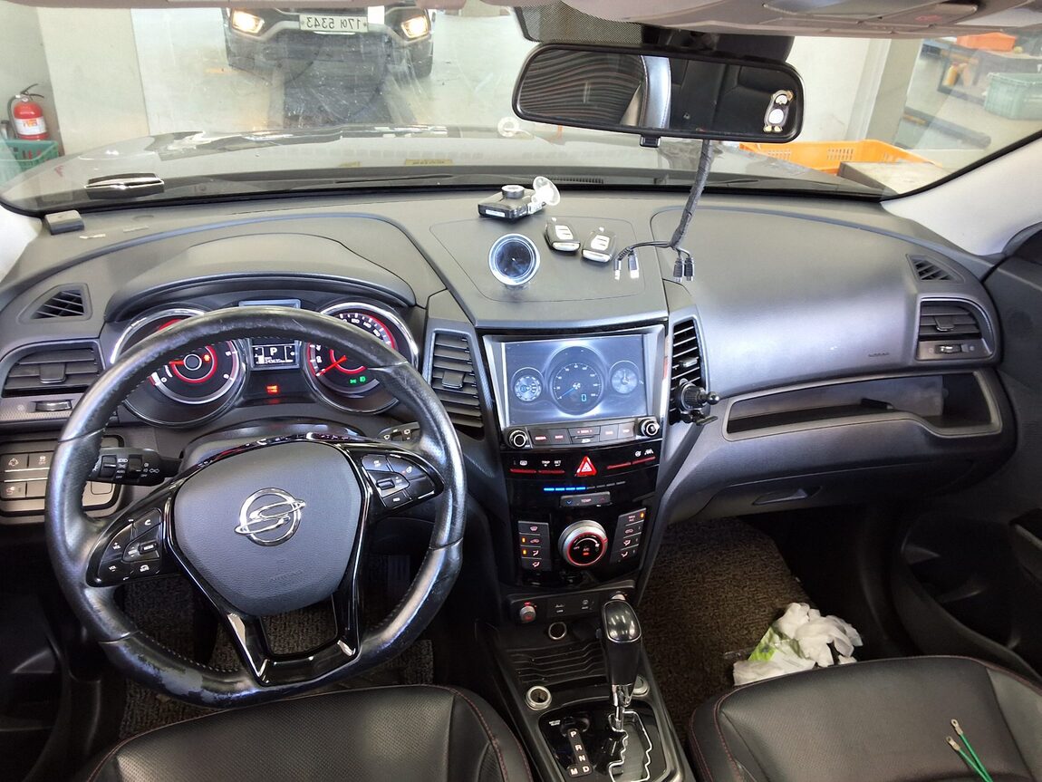 KG MOBILITY (SSANGYONG) TIVOLI AIR DIESEL 2WD IX 2017 - zdjęcie 11