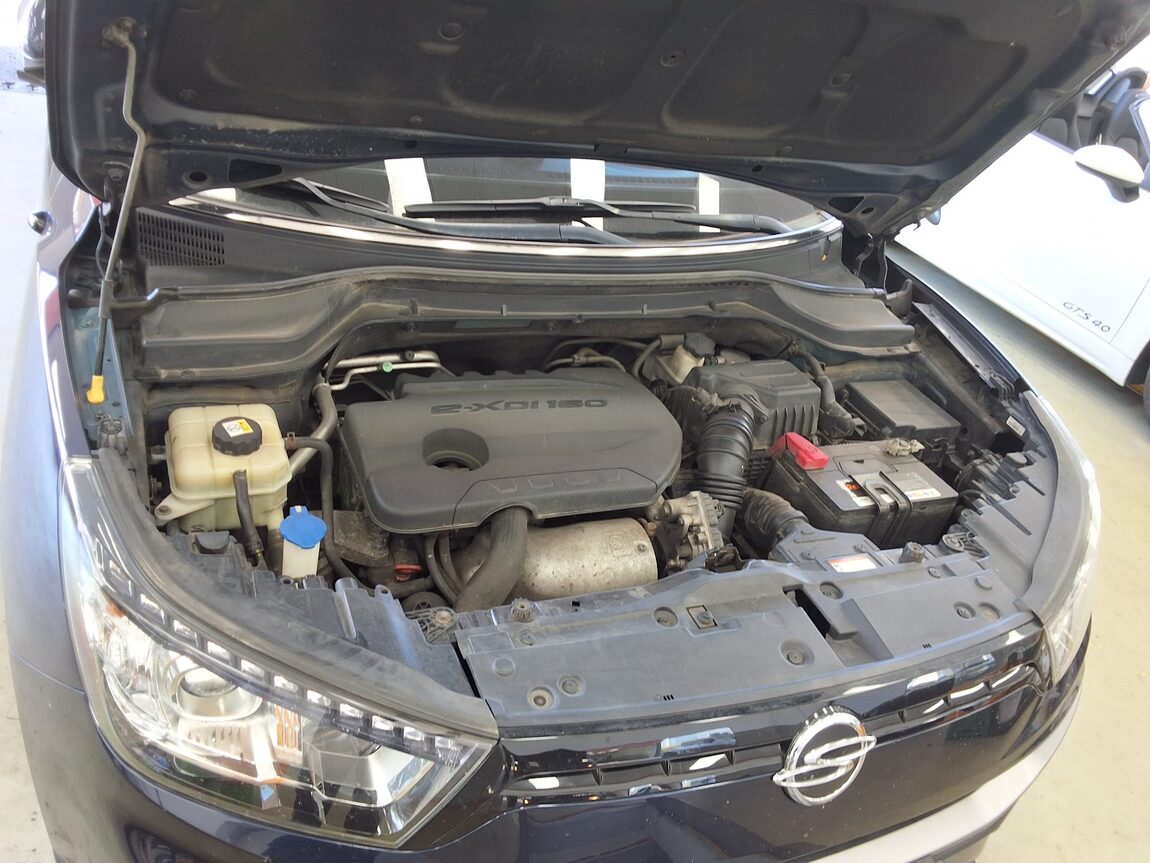 KG MOBILITY (SSANGYONG) TIVOLI AIR DIESEL 2WD IX 2017 - zdjęcie 20