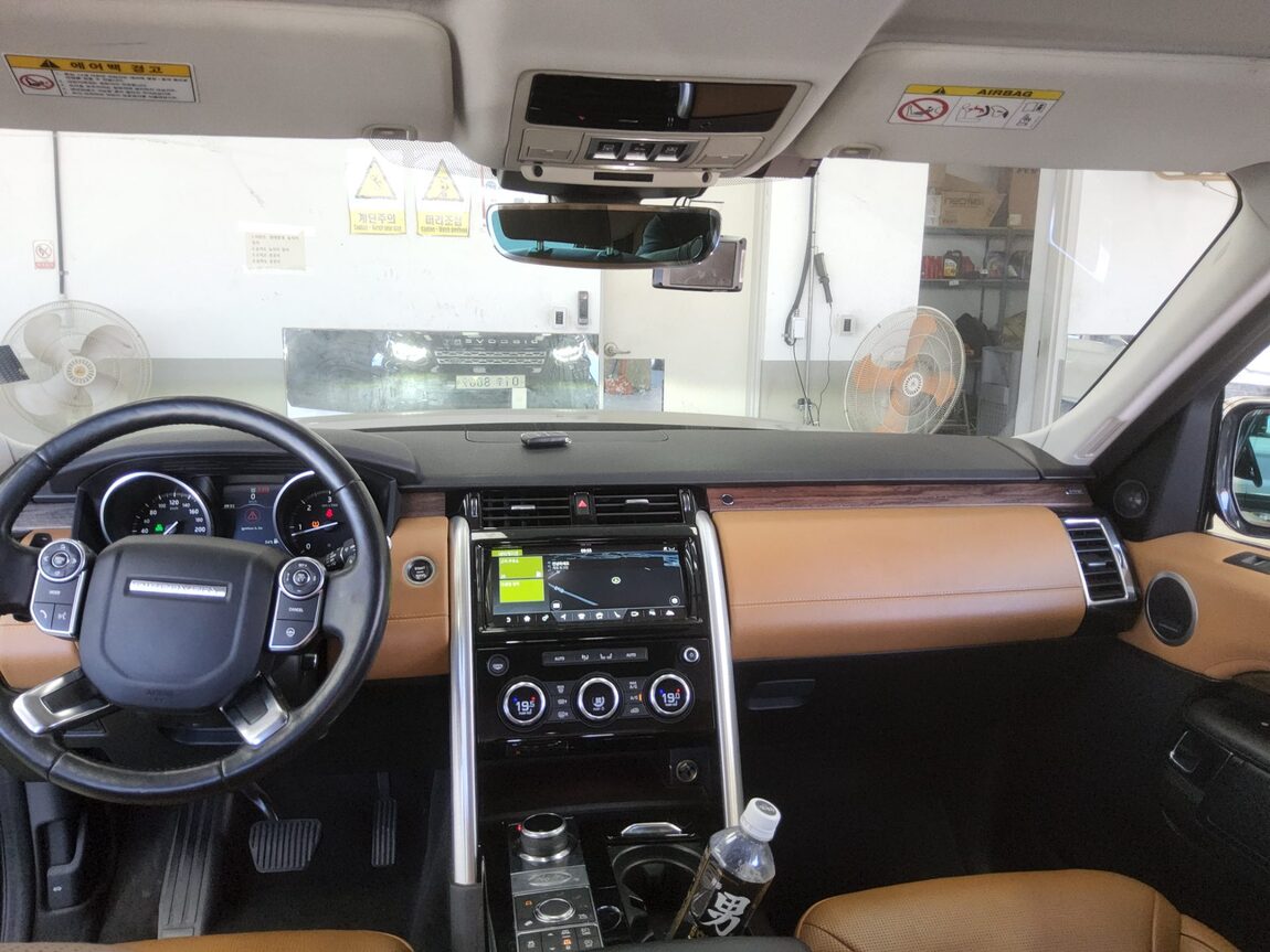 LAND ROVER DISCOVERY 5 3.0 TD6 HSE LUXURY 2017 - zdjęcie 11