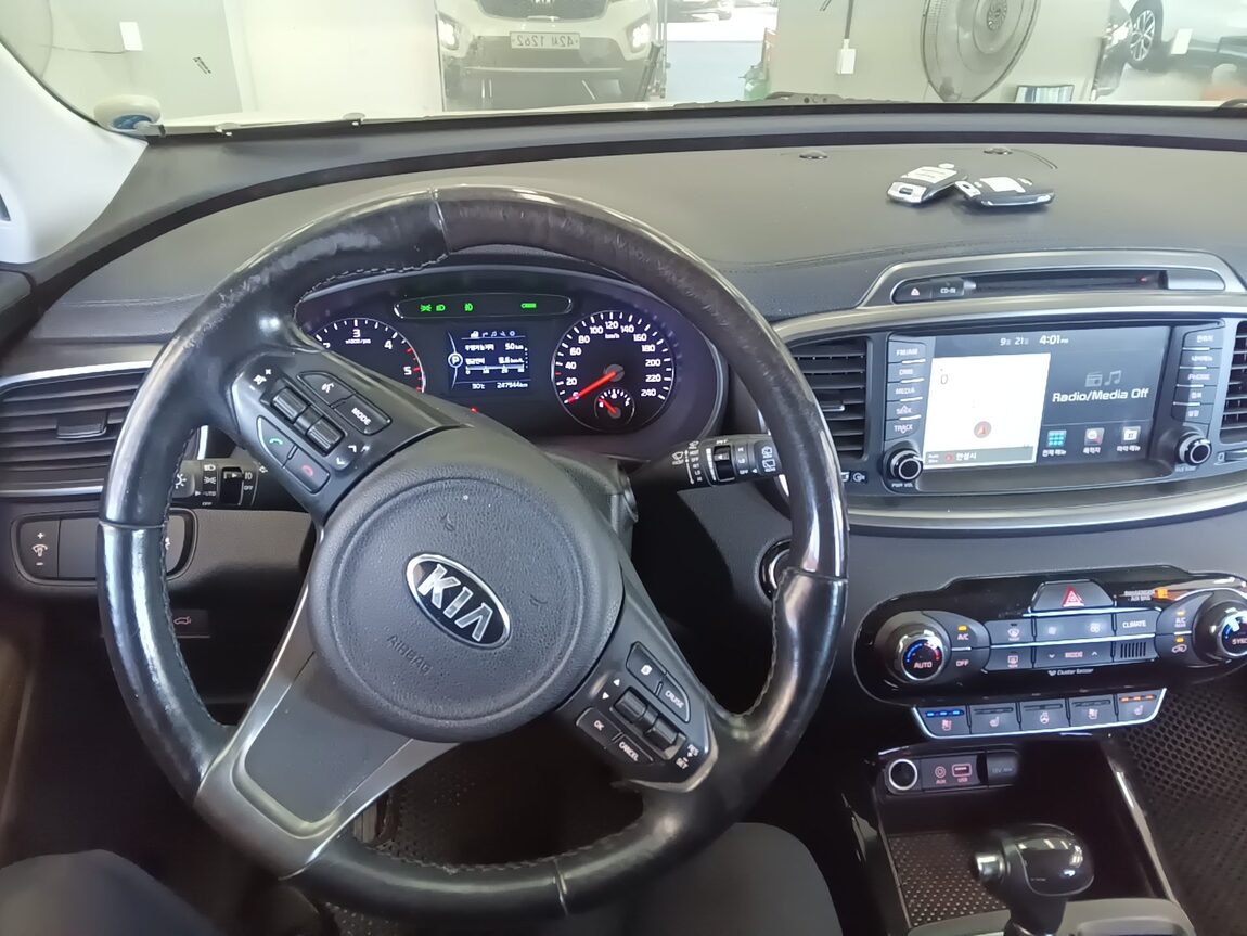 KIA ALL NEW SORENTO R2.2 4WD NOBLESSE 2016 - zdjęcie 17