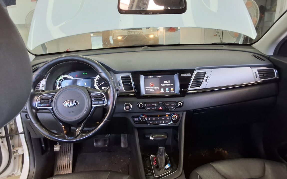 KIA NIRO 1.6 HYBRID PRESTIGE 2017 - zdjęcie 11