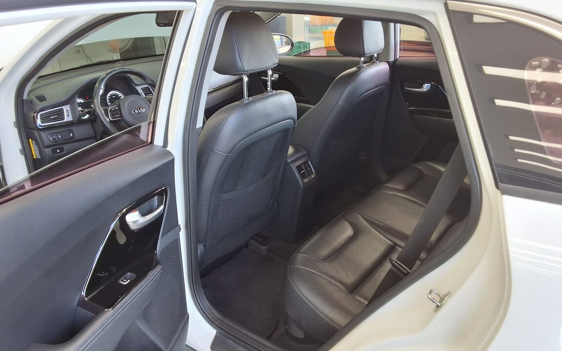 KIA NIRO 1.6 HYBRID PRESTIGE 2017 - zdjęcie 12