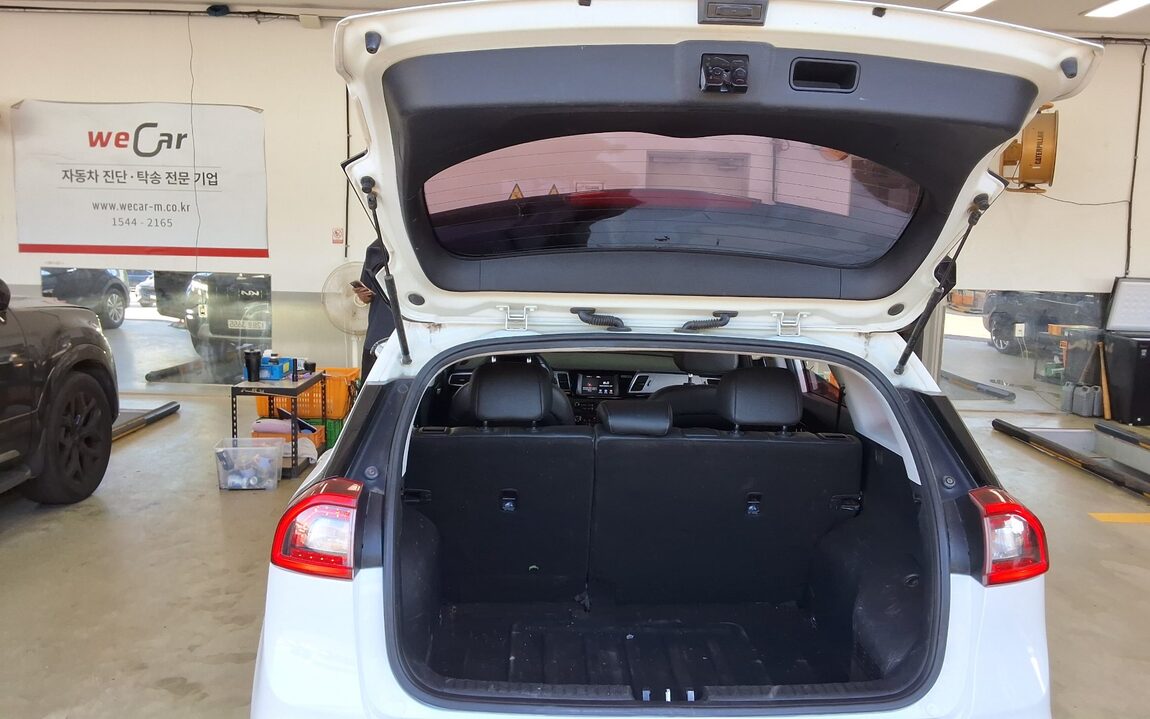 KIA NIRO 1.6 HYBRID PRESTIGE 2017 - zdjęcie 15