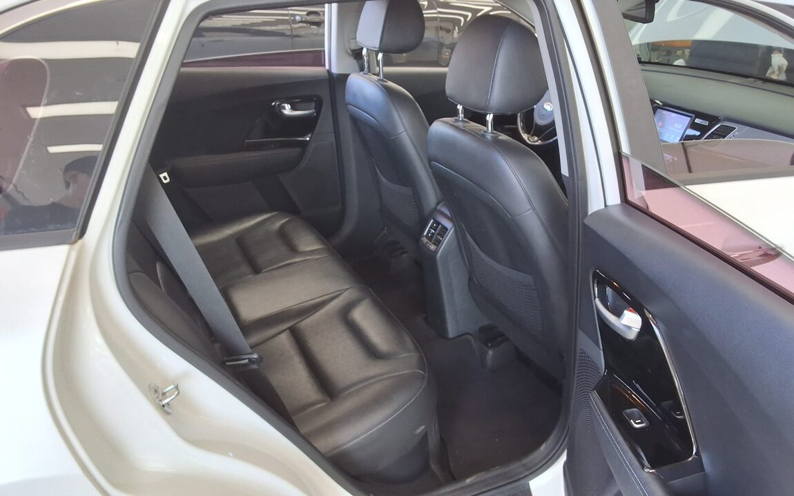 KIA NIRO 1.6 HYBRID PRESTIGE 2017 - zdjęcie 13