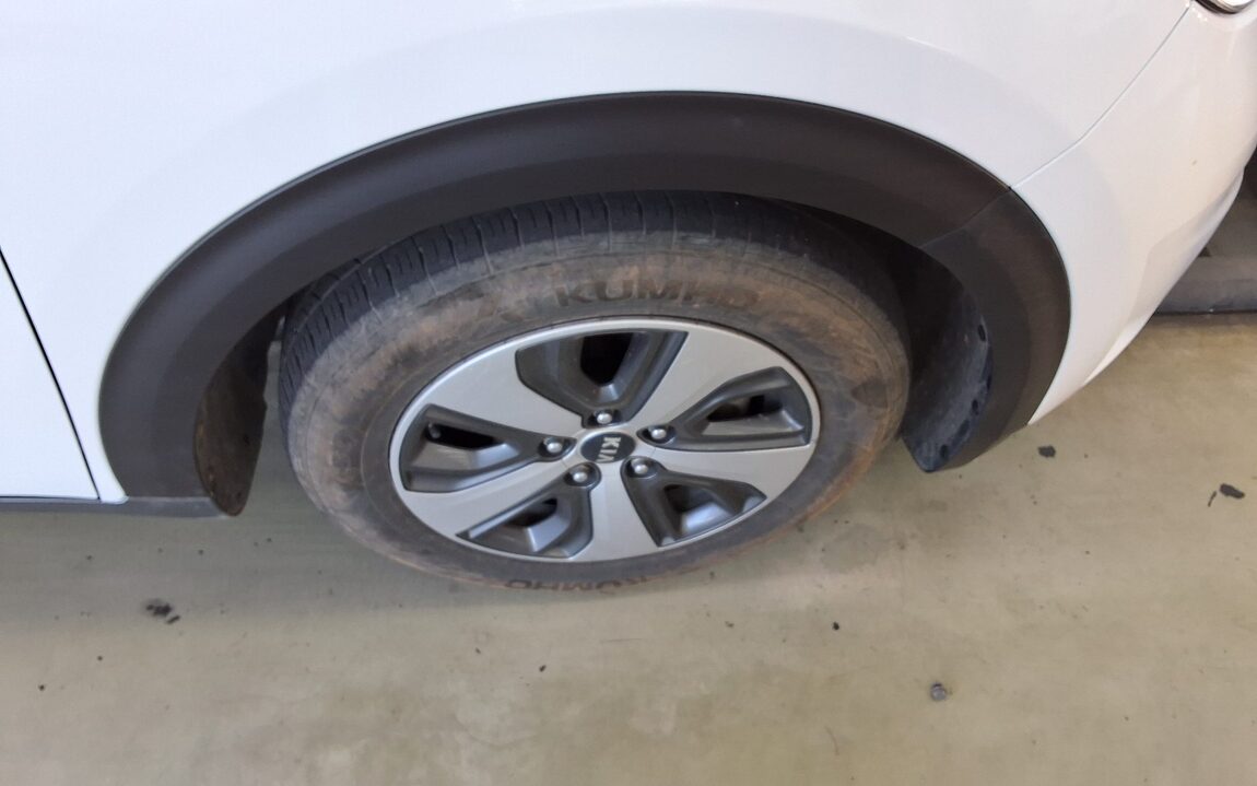 KIA NIRO 1.6 HYBRID PRESTIGE 2017 - zdjęcie 25