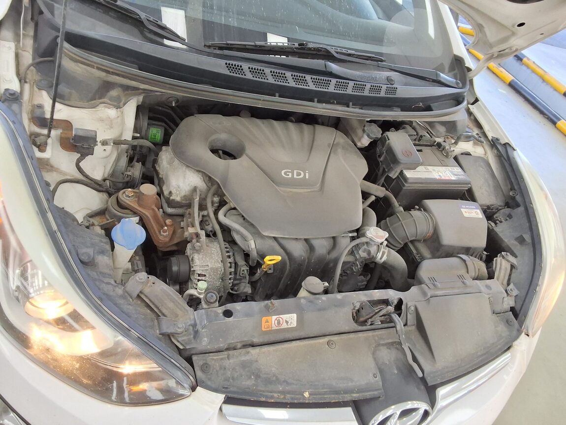 HYUNDAI THE NEW AVANTE MD 1.6 GDi SMART 2015 - zdjęcie 19