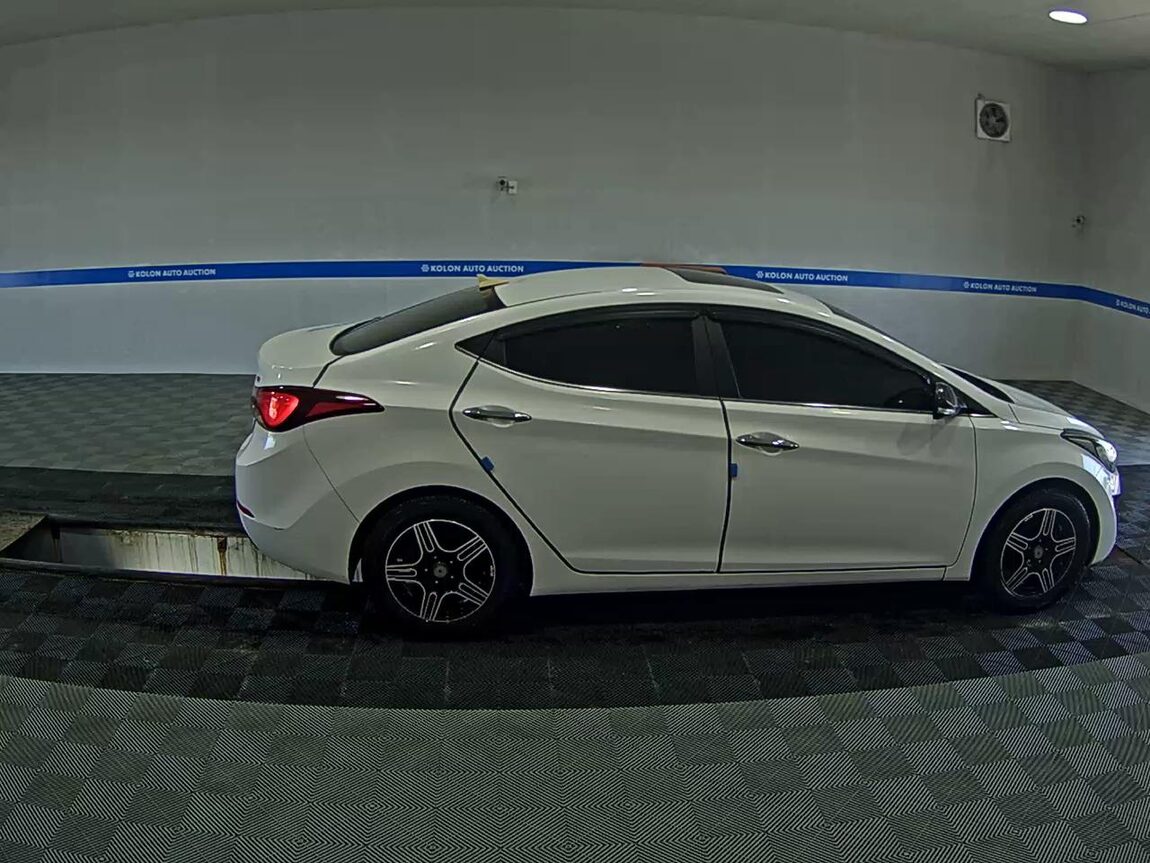 HYUNDAI THE NEW AVANTE MD 1.6 GDi SMART 2015 - zdjęcie 4