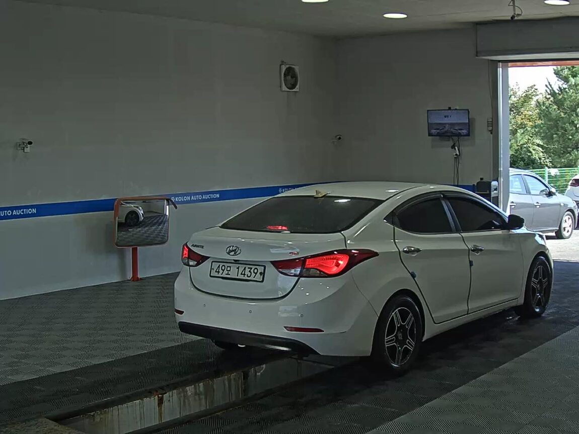 HYUNDAI THE NEW AVANTE MD 1.6 GDi SMART 2015 - zdjęcie 5
