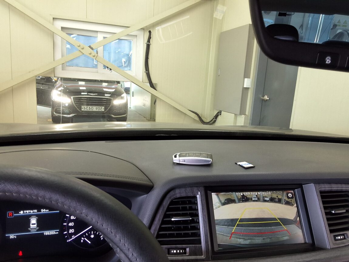 GENESIS G80 3.3 GDi AWD LUXURY 2017 - zdjęcie 25