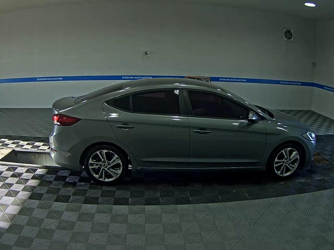 HYUNDAI AVANTE AD 1.6 GDi VALUE PLUS 2017 - zdjęcie 4
