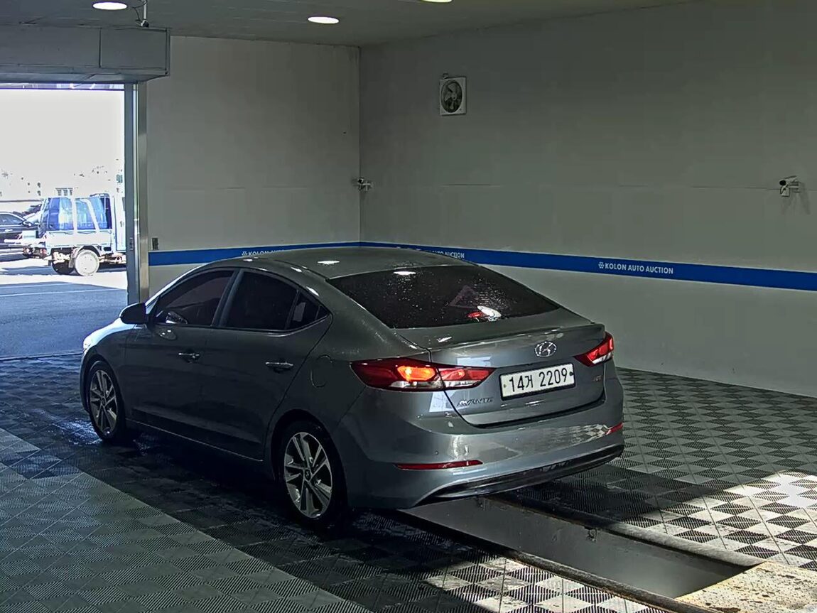 HYUNDAI AVANTE AD 1.6 GDi VALUE PLUS 2017 - zdjęcie 6