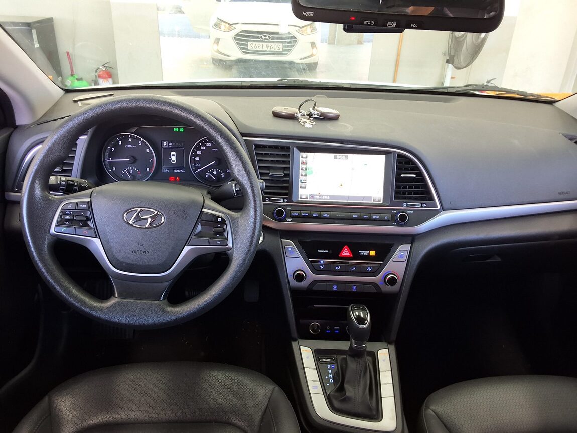 HYUNDAI AVANTE AD 1.6 GDi VALUE PLUS 2018 - zdjęcie 11