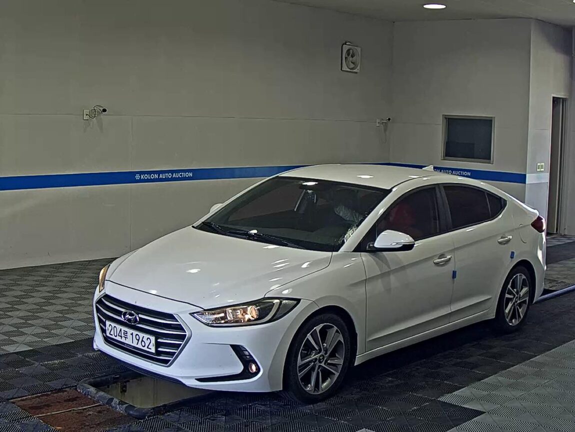 HYUNDAI AVANTE AD 1.6 GDi VALUE PLUS 2018 - zdjęcie 2