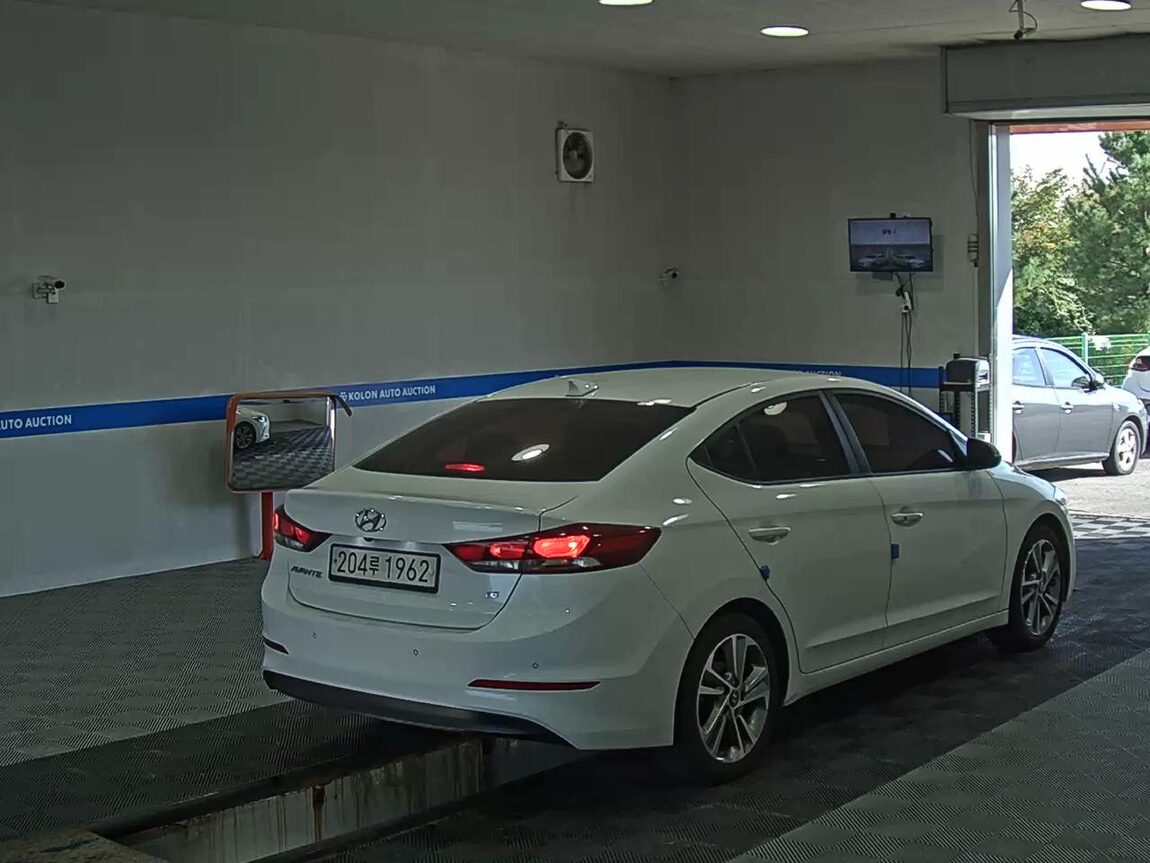 HYUNDAI AVANTE AD 1.6 GDi VALUE PLUS 2018 - zdjęcie 5