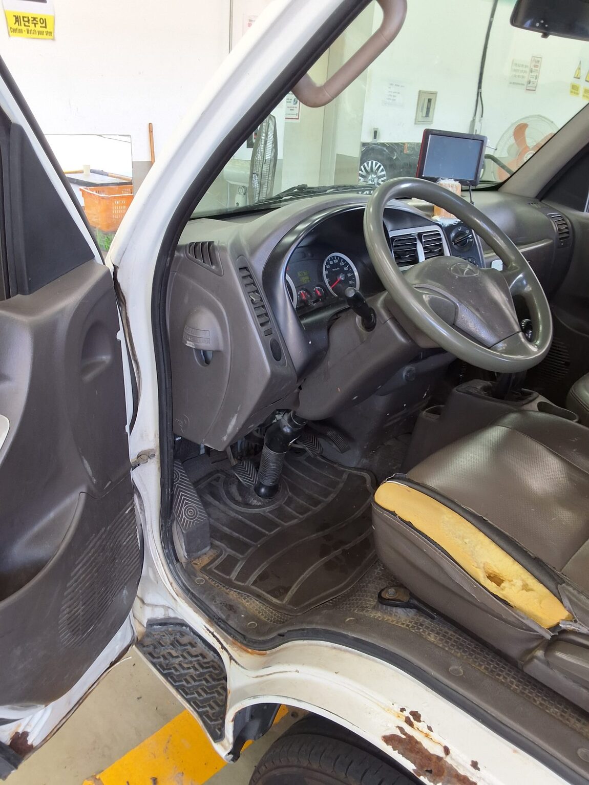 HYUNDAI PORTER II CRDi SUPER CAB EXTRA LONG WHEELBASE DELUXE 2012 - zdjęcie 10