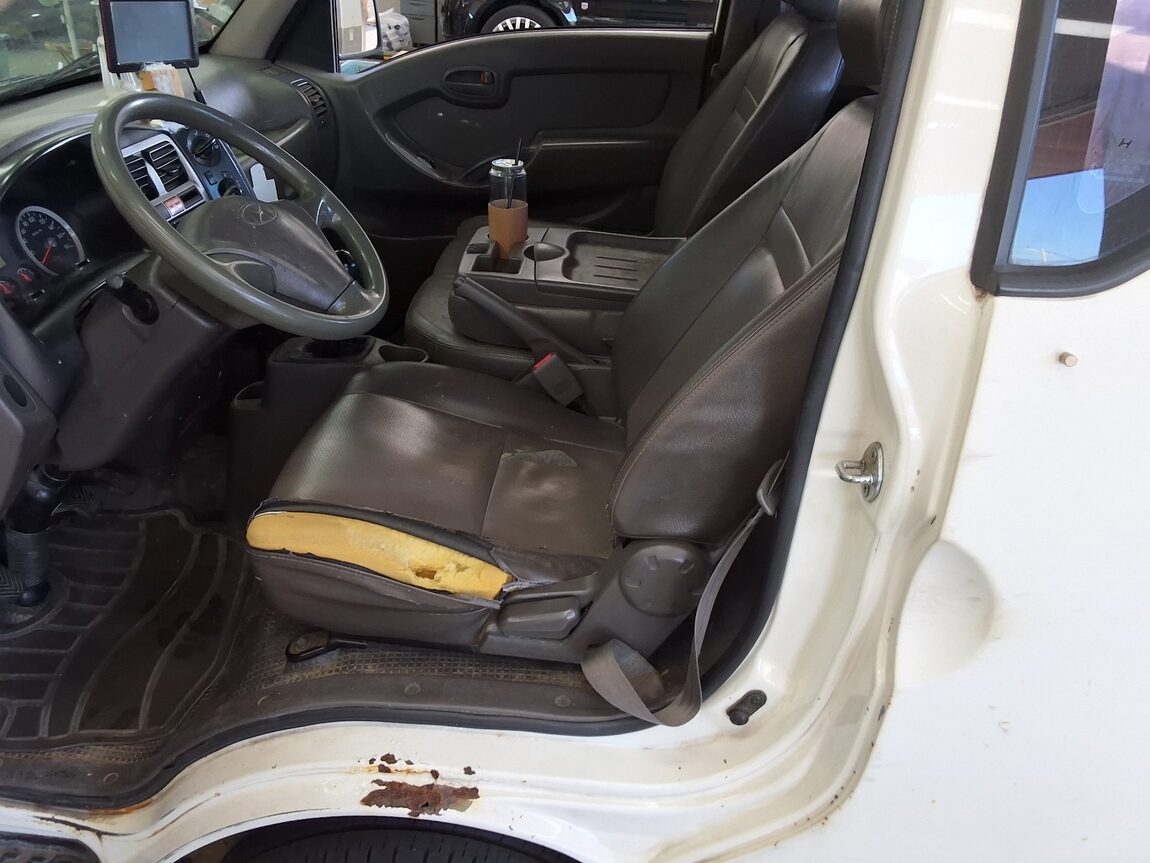 HYUNDAI PORTER II CRDi SUPER CAB EXTRA LONG WHEELBASE DELUXE 2012 - zdjęcie 23
