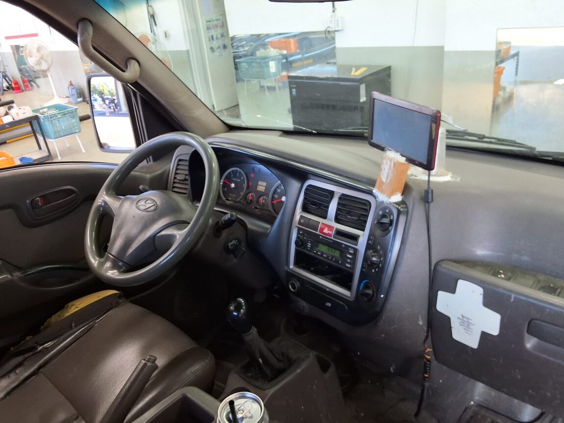 HYUNDAI PORTER II CRDi SUPER CAB EXTRA LONG WHEELBASE DELUXE 2012 - zdjęcie 11