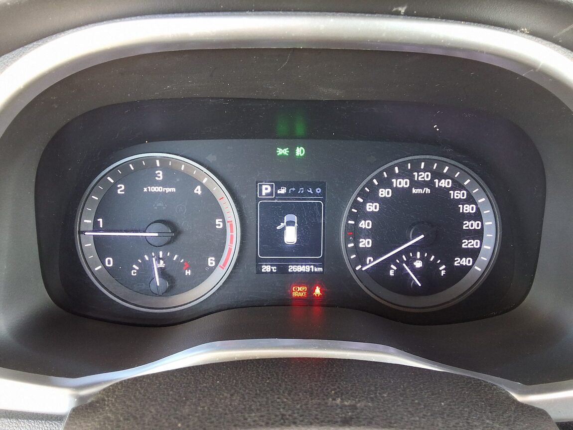 HYUNDAI ALL NEW TUCSON DIESEL R2.0 4WD MODERN 2016 - zdjęcie 10