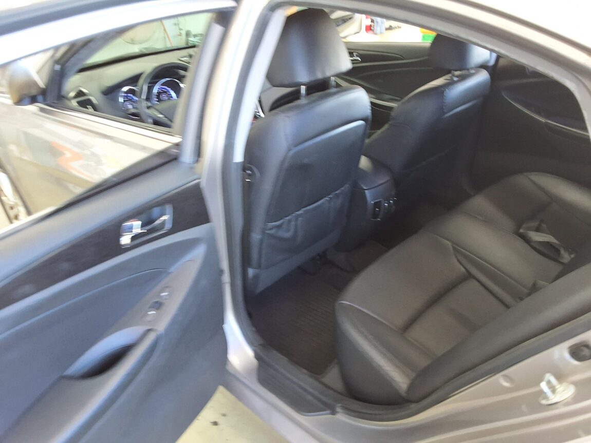 HYUNDAI YF SONATA CVVL LUXURY 2012 - zdjęcie 13