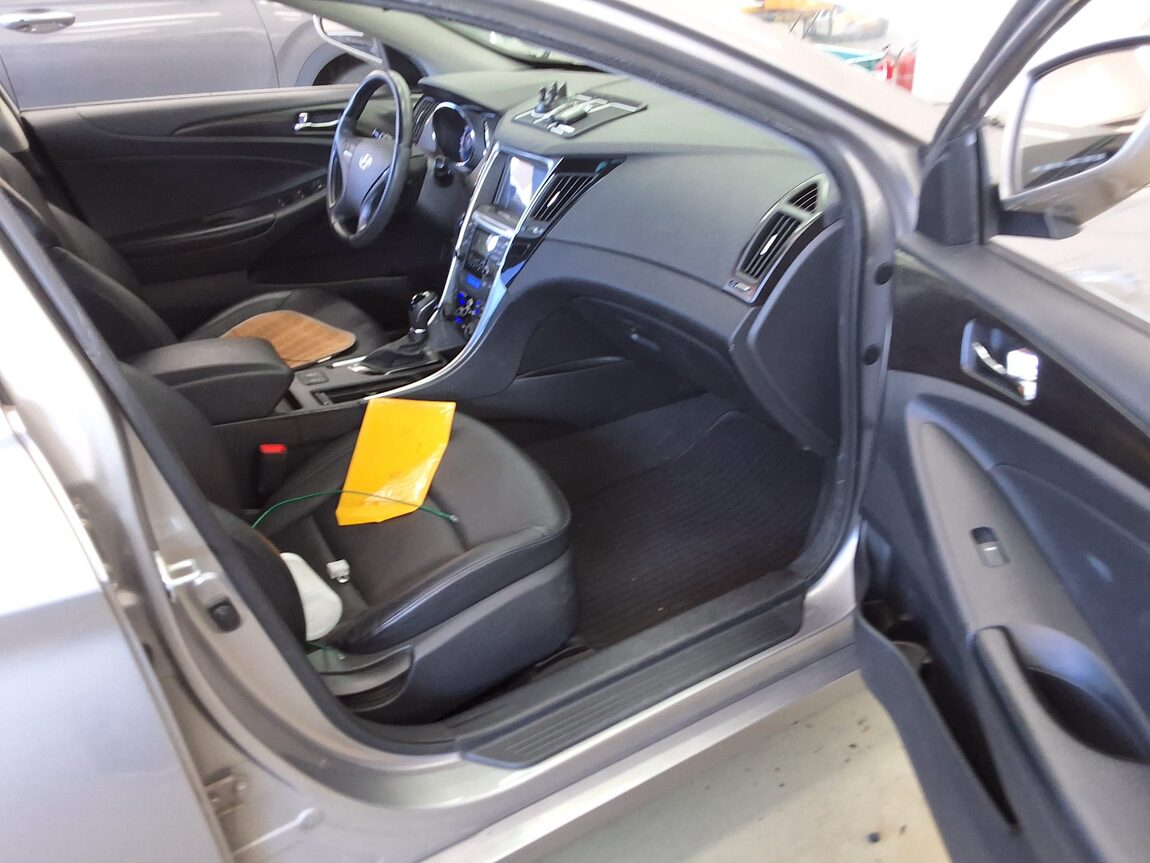 HYUNDAI YF SONATA CVVL LUXURY 2012 - zdjęcie 15