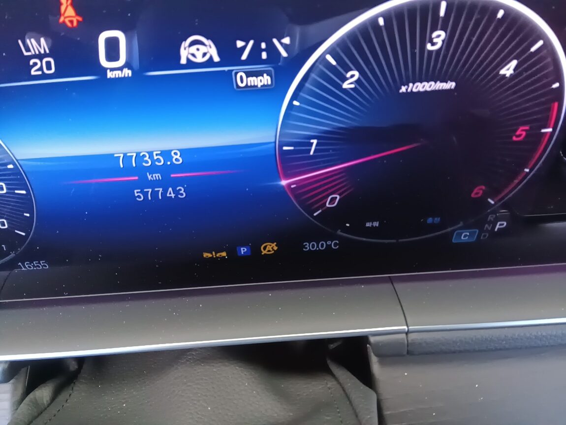 MERCEDES-BENZ GLE-CLASS (4TH GEN) GLE 450d 4MATIC COUPE 2023 - zdjęcie 31
