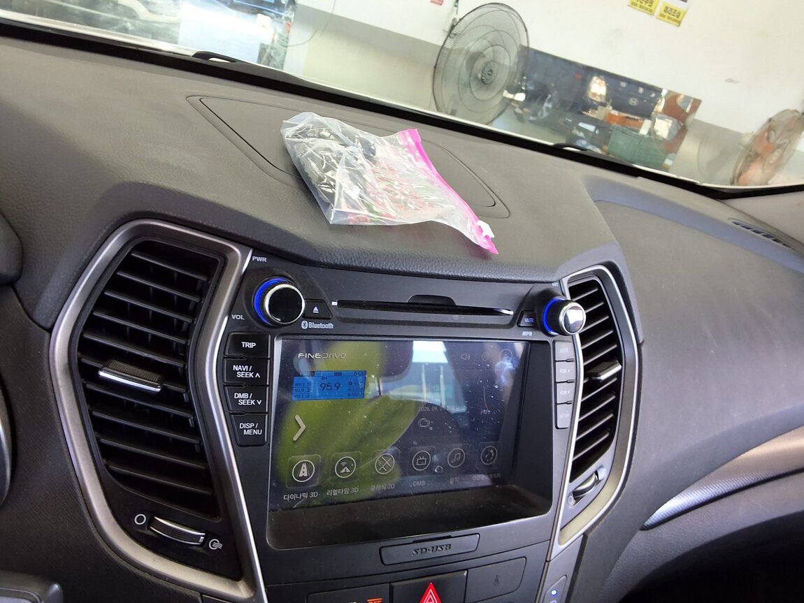 HYUNDAI SANTA FE THE PRIME DIESEL R2.0 2WD EXCLUSIVE 2016 - zdjęcie 17