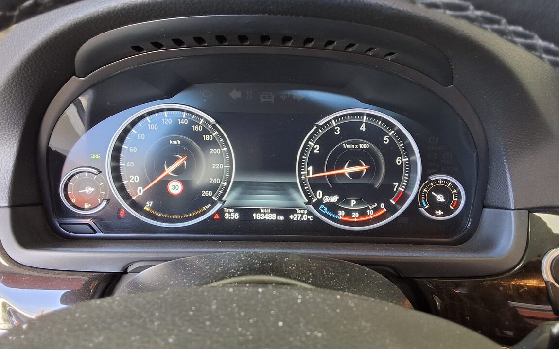BMW 5 SERIES (6TH GEN) 528i xDRIVE 2014 - zdjęcie 9