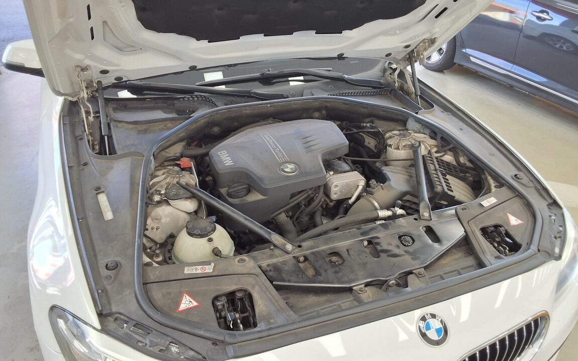 BMW 5 SERIES (6TH GEN) 528i xDRIVE 2014 - zdjęcie 22