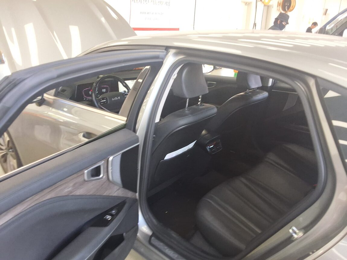 KIA K8 3.5 LPi GENERAL PRESTIGE 2022 - zdjęcie 13