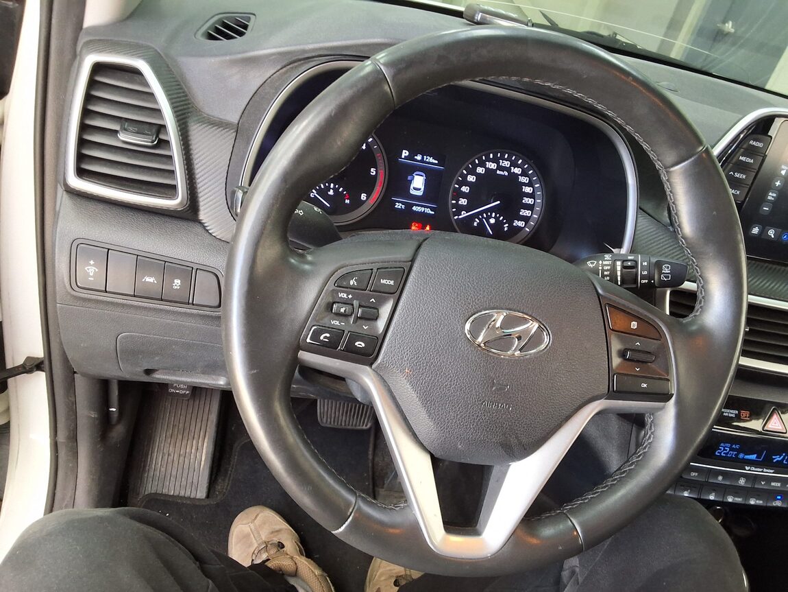 HYUNDAI NEW TUCSON 2.0 DIESEL 2WD SMART 2020 - zdjęcie 22