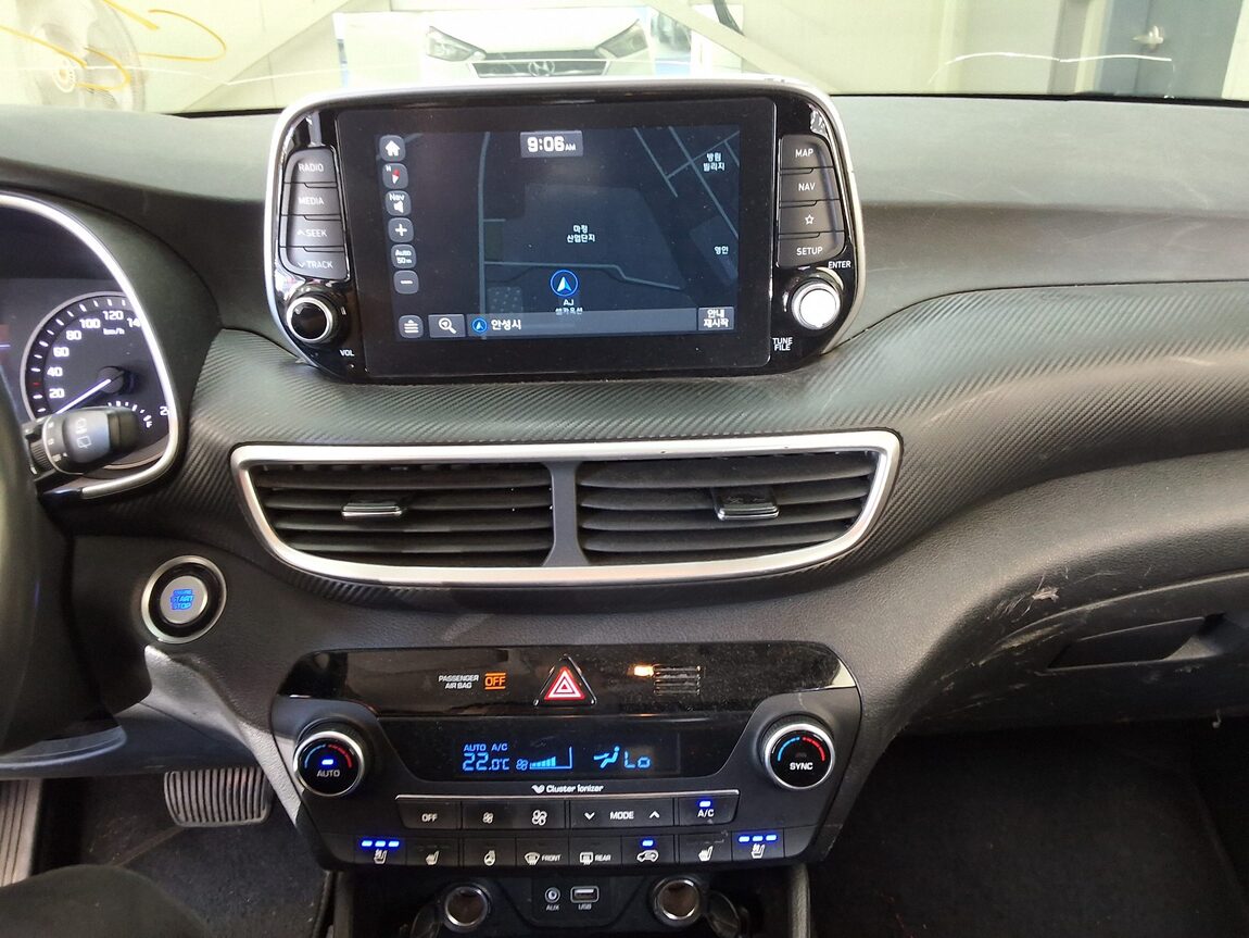 HYUNDAI NEW TUCSON 2.0 DIESEL 2WD SMART 2020 - zdjęcie 23