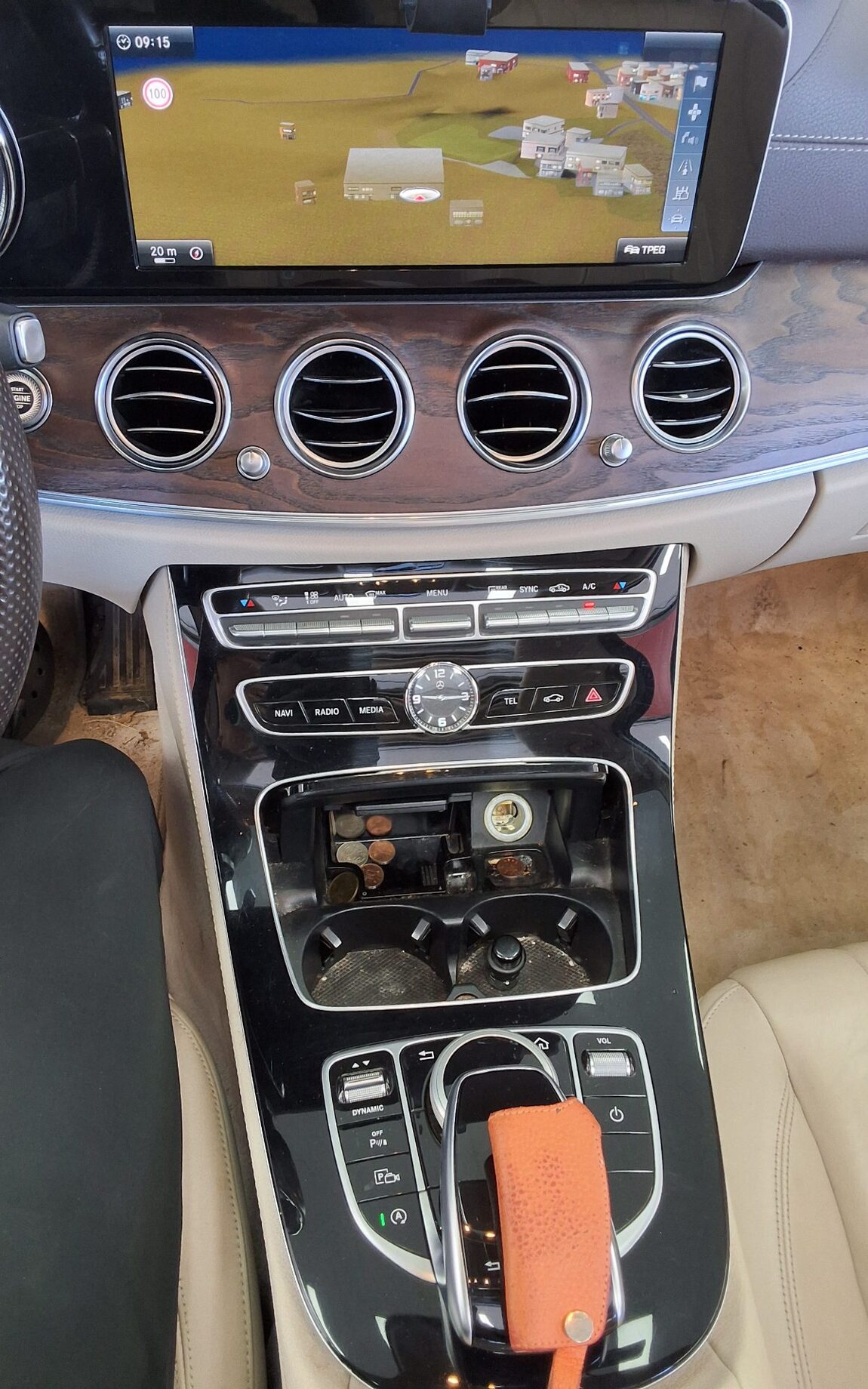 MERCEDES-BENZ E-CLASS (5TH GEN) E220d EXCLUSIVE 2017 - zdjęcie 18