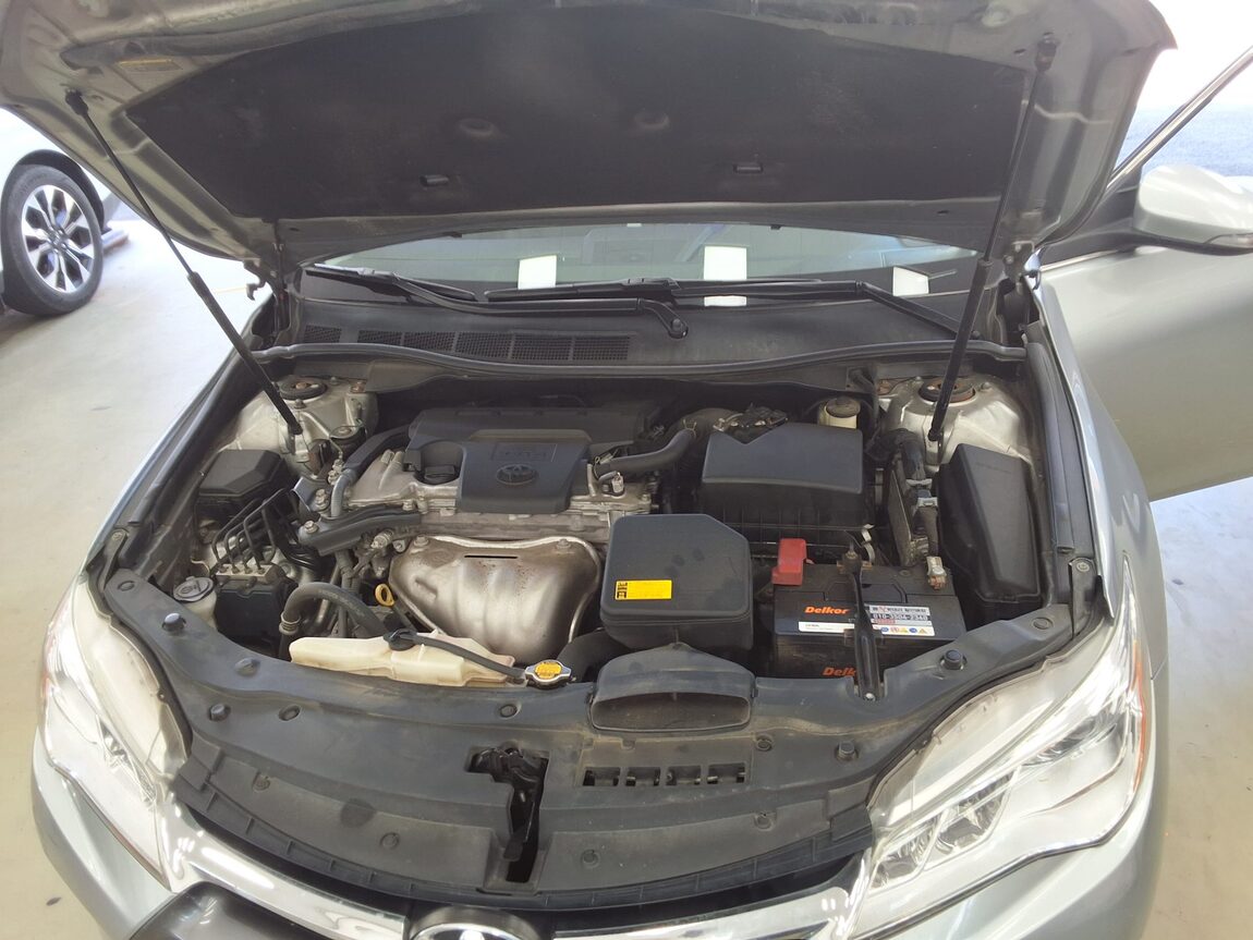 TOYOTA CAMRY (9TH GEN) 2.5 XLE 2015 - zdjęcie 20