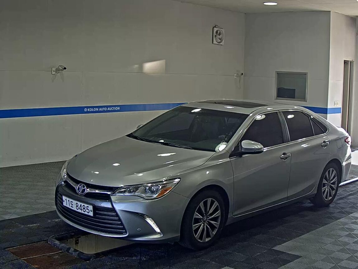 TOYOTA CAMRY (9TH GEN) 2.5 XLE 2015 - zdjęcie 2