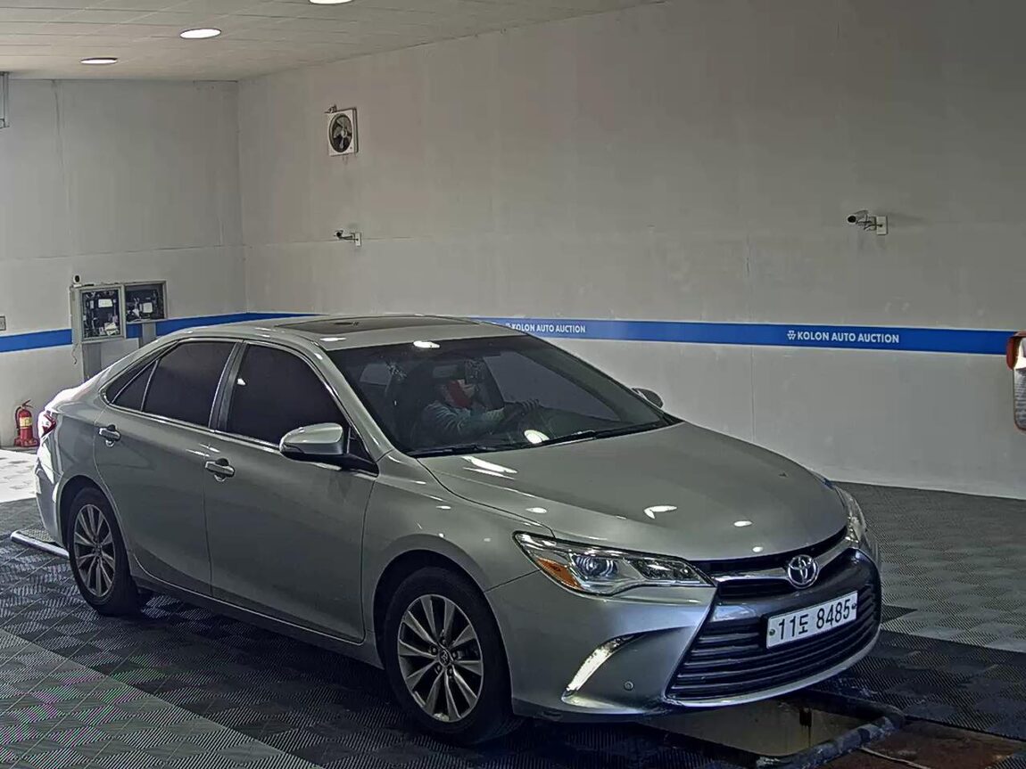 TOYOTA CAMRY (9TH GEN) 2.5 XLE 2015 - zdjęcie 3