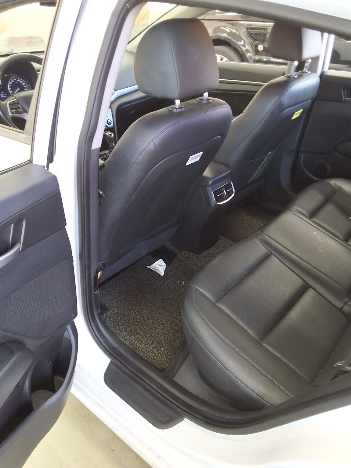 HYUNDAI AVANTE AD 1.6 GDi SMART 2016 - zdjęcie 12