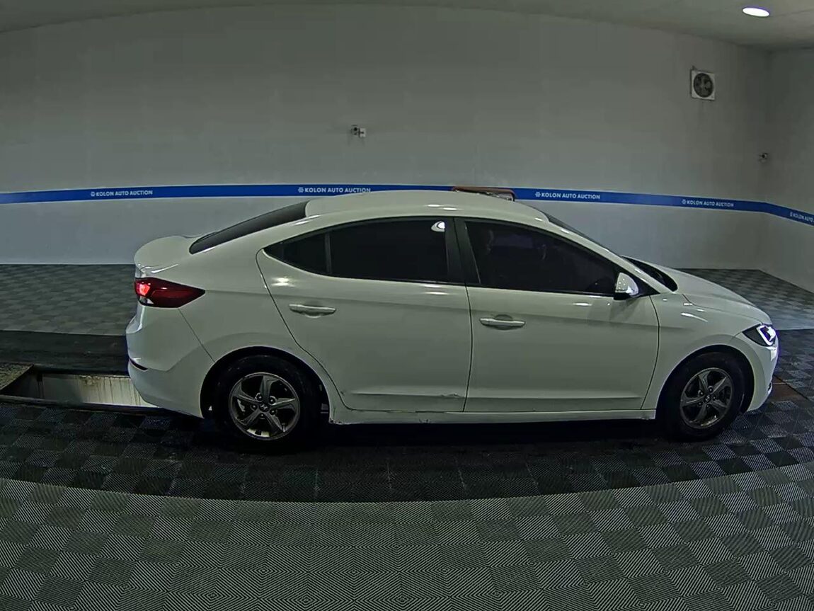 HYUNDAI AVANTE AD 1.6 GDi SMART 2016 - zdjęcie 4