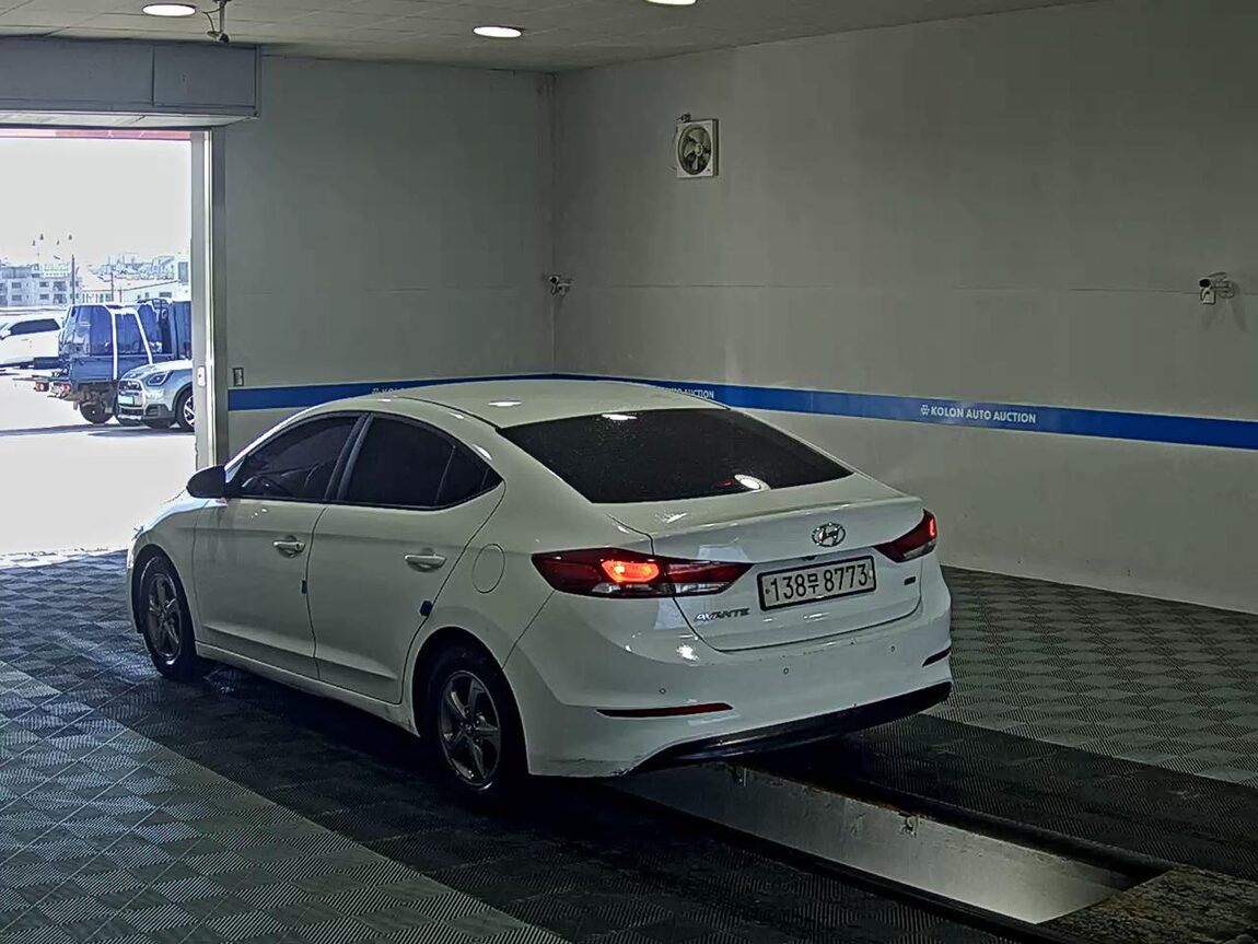 HYUNDAI AVANTE AD 1.6 GDi SMART 2016 - zdjęcie 6