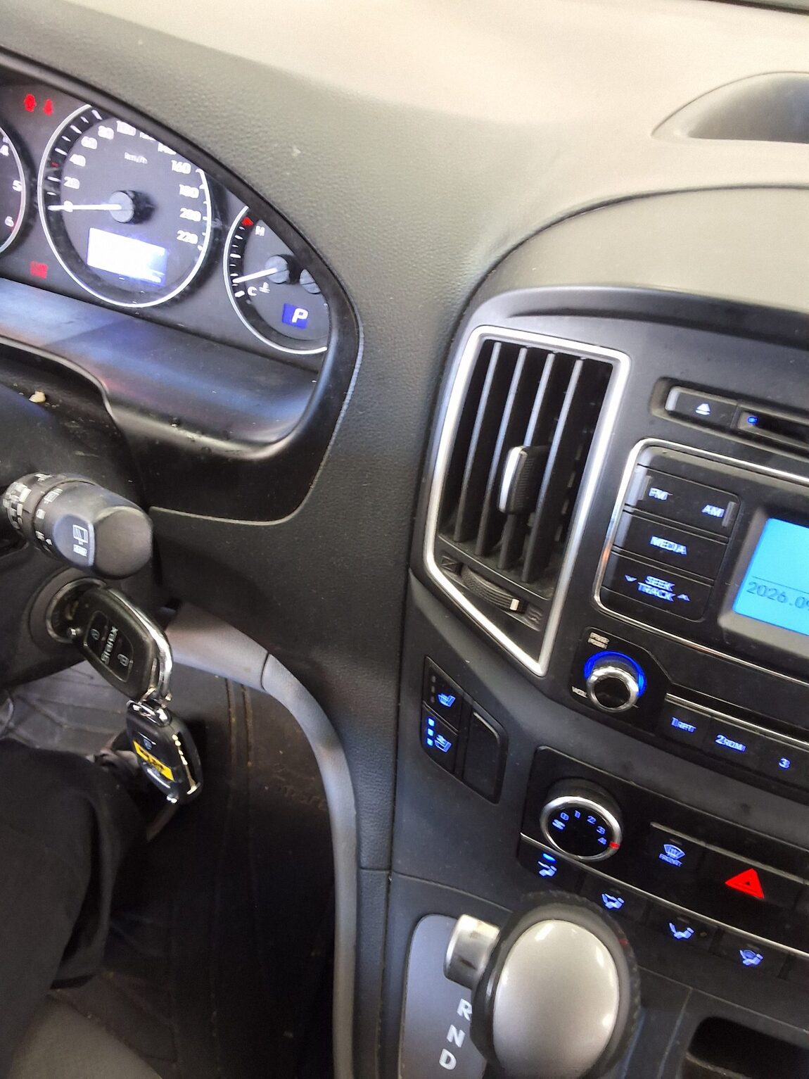 HYUNDAI THE NEW GRAND STAREX 5-SEATER DIESEL VAN SMART 2020 - zdjęcie 17