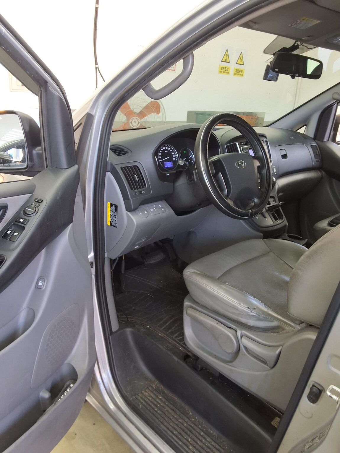 HYUNDAI THE NEW GRAND STAREX 5-SEATER DIESEL VAN SMART 2020 - zdjęcie 10