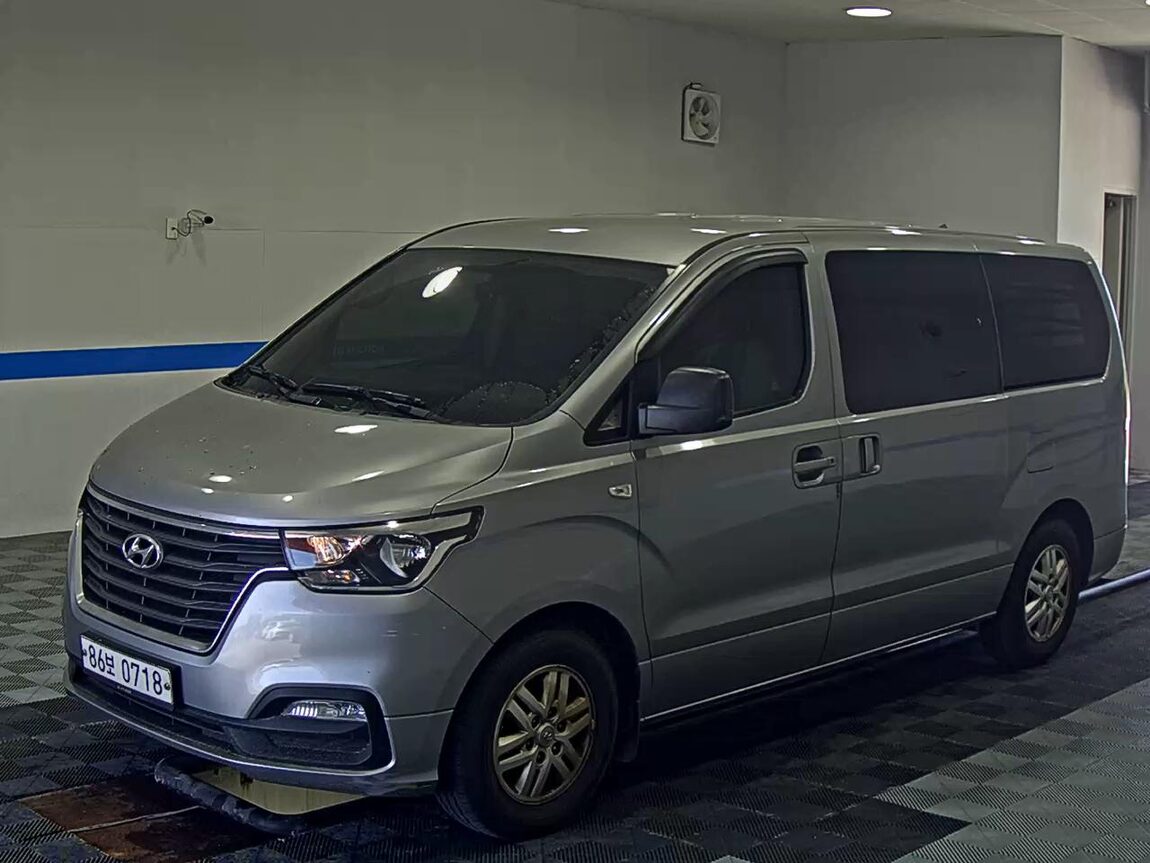 HYUNDAI THE NEW GRAND STAREX 5-SEATER DIESEL VAN SMART 2020 - zdjęcie 2