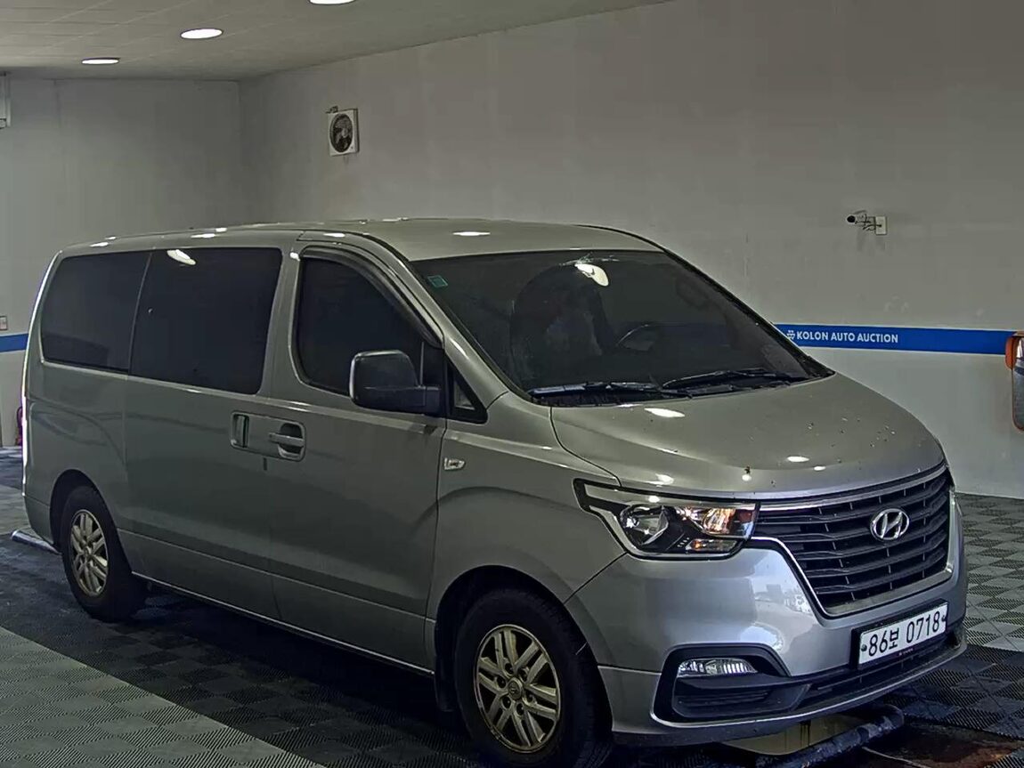 HYUNDAI THE NEW GRAND STAREX 5-SEATER DIESEL VAN SMART 2020 - zdjęcie 3
