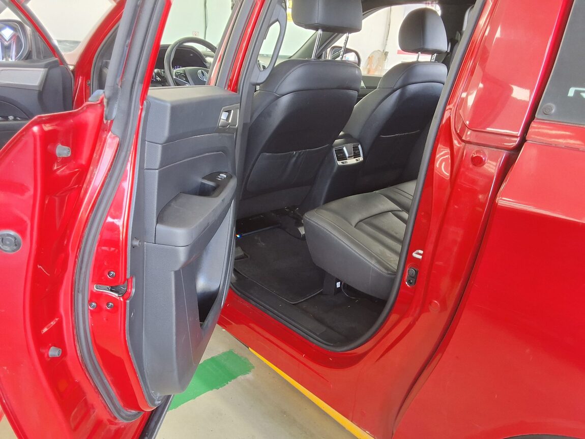 KG MOBILITY (SSANGYONG) REXTON SPORTS KHAN DIESEL 2.2 4WD PIONEER S 2019 - zdjęcie 12